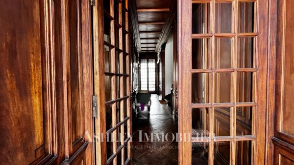 A VENDRE HOTEL PARTICULIER CENTRE VILLE DE LA ROCHELLE