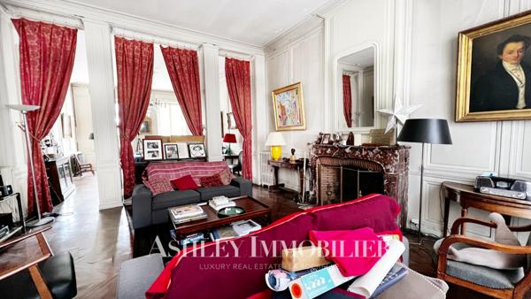 A VENDRE HOTEL PARTICULIER CENTRE VILLE DE LA ROCHELLE