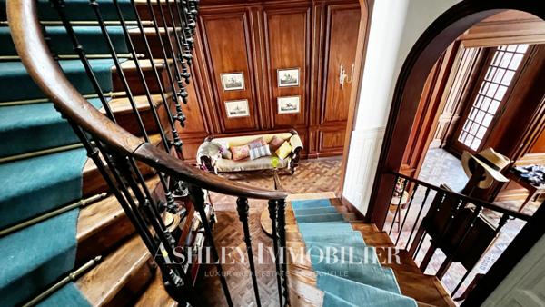 A VENDRE HOTEL PARTICULIER CENTRE VILLE DE LA ROCHELLE