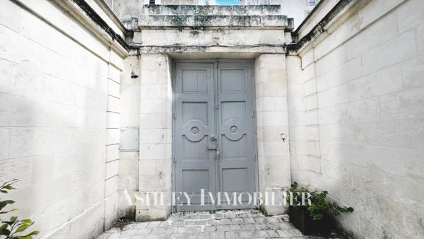 A VENDRE HOTEL PARTICULIER CENTRE VILLE DE LA ROCHELLE