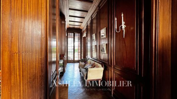 A VENDRE HOTEL PARTICULIER CENTRE VILLE DE LA ROCHELLE