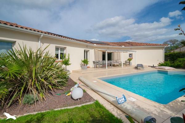 Maison à vendre |  Grenade |  6 pièces | 145 m²