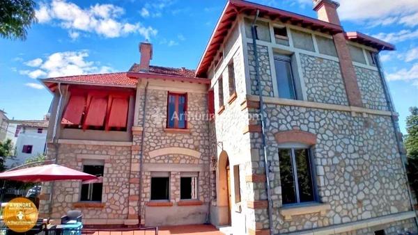 Vente Propriété 8 pièces 264 m2 à Puylaurens