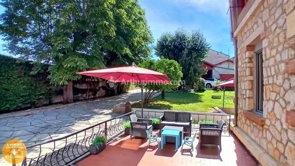 Vente Propriété 8 pièces 264 m2 à Puylaurens