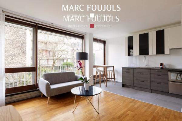 Paris XIV. Studio meublé avec grand balcon.