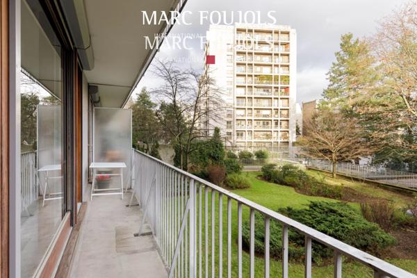 Paris XIV. Studio meublé avec grand balcon.