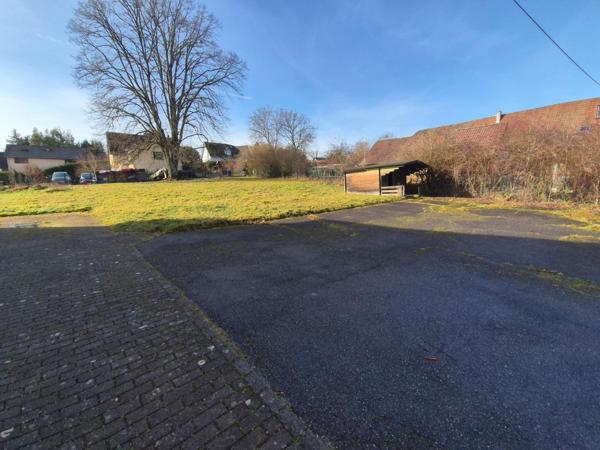 En exclusivité grande maison avec vaste terrain de 26 ares constructibles !