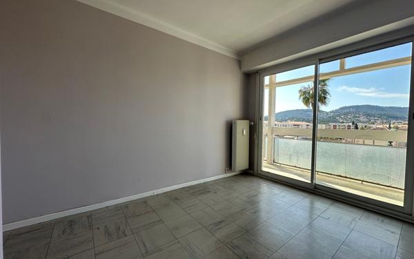 Appartement à vendre    2 pièces • 50 m2 Hyères