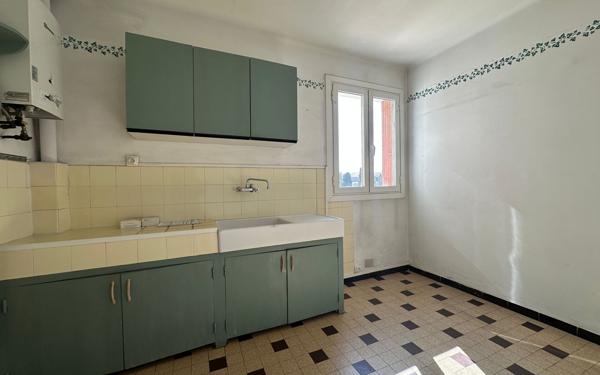 Appartement à vendre    2 pièces • 50 m2 Hyères