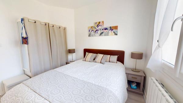 Maison à vendre à Royan - 7 pièces, 4 chambres, proche de la mer