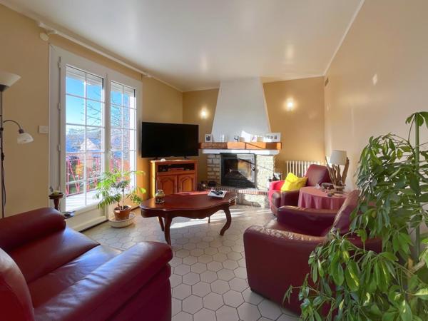 Cadre paisible au cœur de Croth – Maison familiale