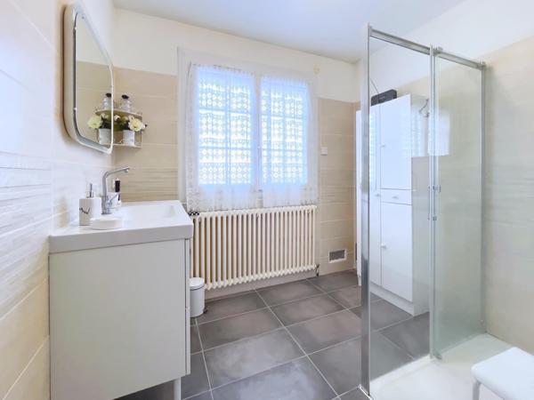 Cadre paisible au cœur de Croth – Maison familiale