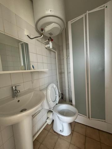 APPARTEMENT F1 BIS SUR LA COMMUNE DE CAUDEBEC LES ELBEUF