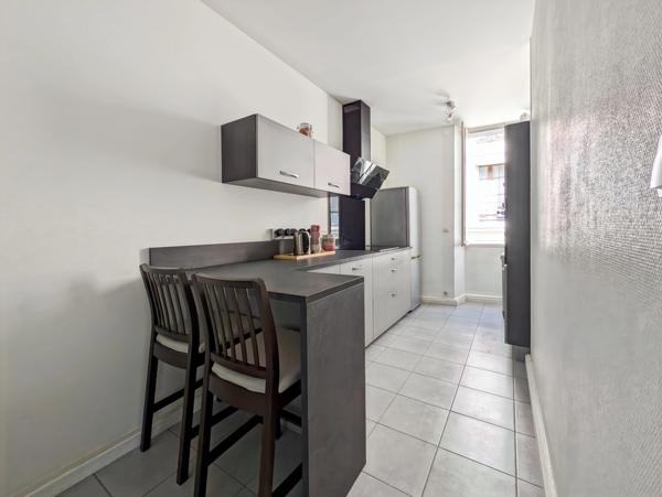 Dpt Haute Savoie (74), à vendre EVIAN-LES-BAINS Appartement T2 de 54 m² dans une résidence prestigieuse