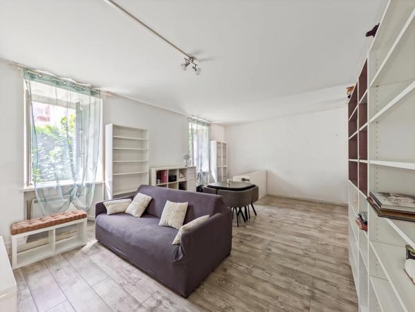 Dpt Haute Savoie (74), à vendre EVIAN-LES-BAINS Appartement T2 de 54 m² dans une résidence prestigieuse