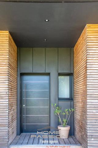 COZES - CONTEMPORAINE DE PLAIN PIED AVEC PISCINE