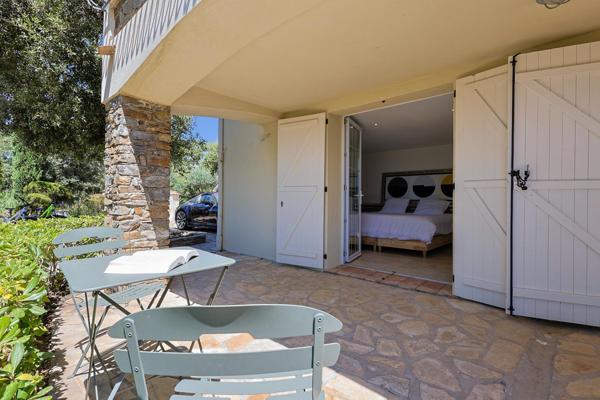 Villa à pied des plages, domaine sécurisé