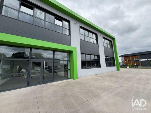 Location local d’activité 100 m² Courtry