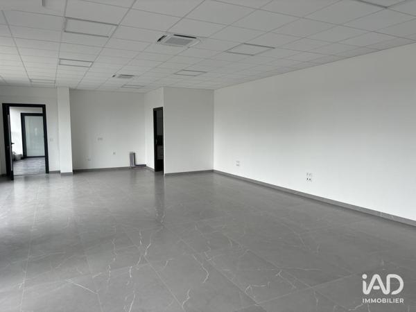Location local d’activité 100 m² Courtry