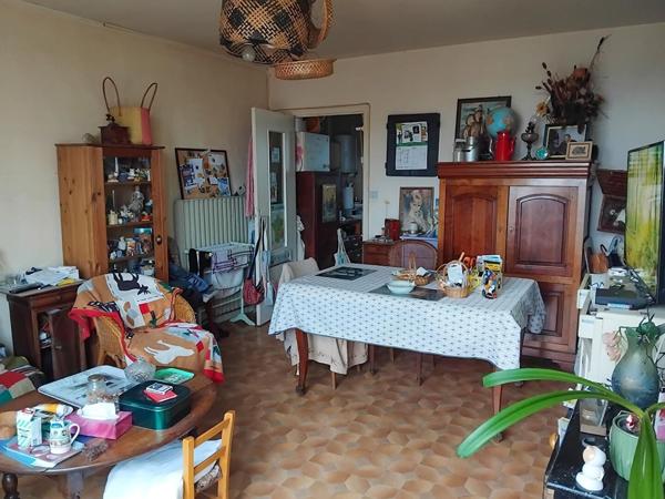 Grand T2 avec balcon, cave et stationnement - Laleu,  
La rochelle 17000