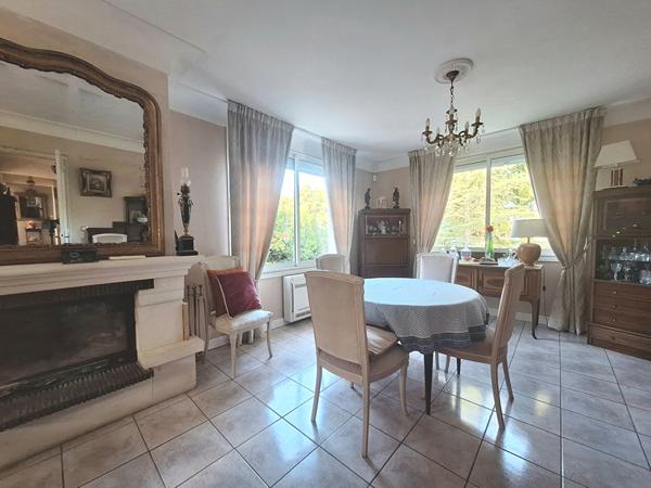 Maison Arnage - 233 m² - 7 chambres - T2 indépendant - Piscine couverte