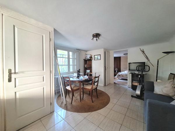 Maison Arnage - 233 m² - 7 chambres - T2 indépendant - Piscine couverte