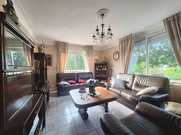 Maison Arnage - 233 m² - 7 chambres - T2 indépendant - Piscine couverte