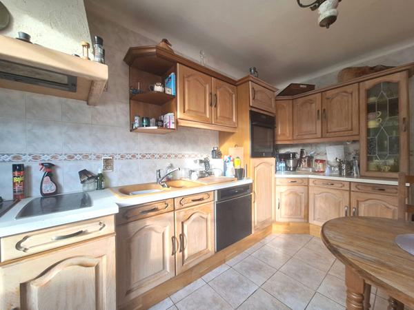 Maison Arnage - 233 m² - 7 chambres - T2 indépendant - Piscine couverte