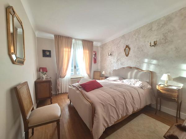 Maison Arnage - 233 m² - 7 chambres - T2 indépendant - Piscine couverte