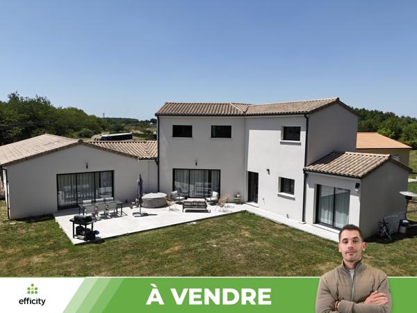 Maison
         7 pièces
        - 178 m² 428 000 € *