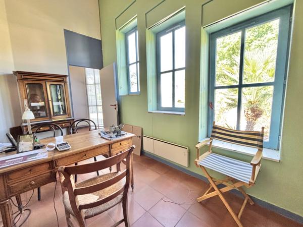 Maison
         7 pièces
        - 165 m² 694 000 € *