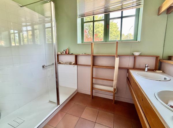 Maison
         7 pièces
        - 165 m² 694 000 € *