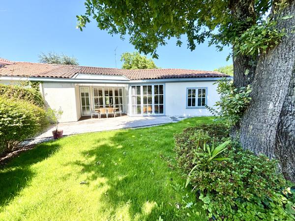 Maison
         7 pièces
        - 165 m² 694 000 € *