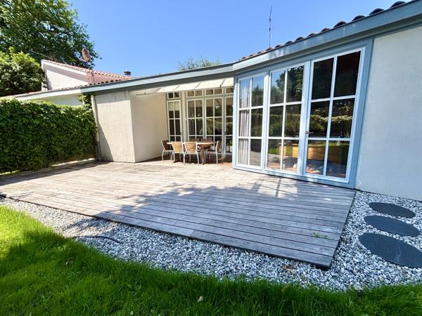 Maison
         7 pièces
        - 165 m² 694 000 € *