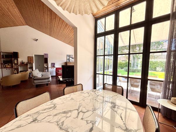 Maison
         7 pièces
        - 165 m² 694 000 € *