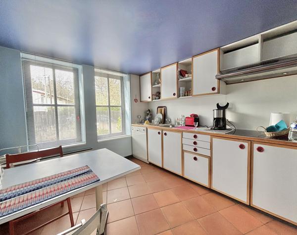 Maison
         7 pièces
        - 165 m² 694 000 € *