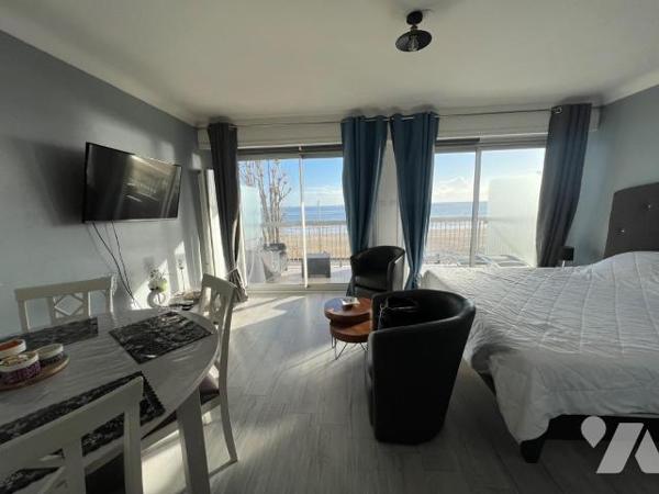 A VENDRE - LA BAULE FACE MER - SECTEUR CASINO - TRES BEL APPARTEMENT AVEC VUE 
Vue exceptionne...