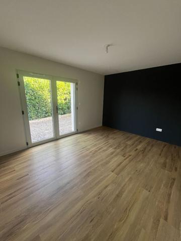 MAISON RECENTE AVEC JARDIN