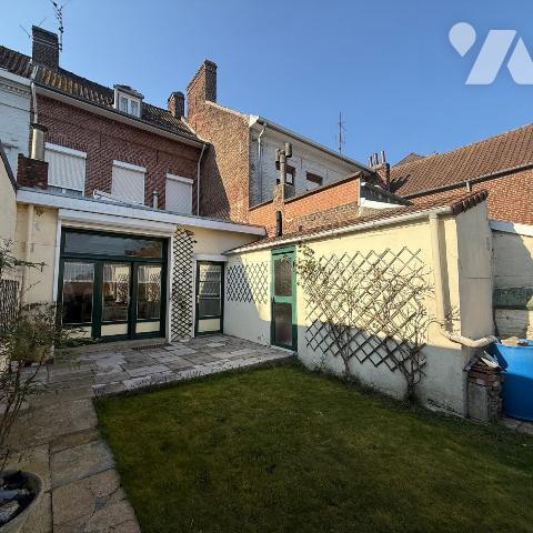 A VENDRE - MAISON HYPER CENTRE HAZEBROUCK - 4 CHAMBRES POSSIBILITE D'EN FAIRE 5 - JARDIN EXPOSE...