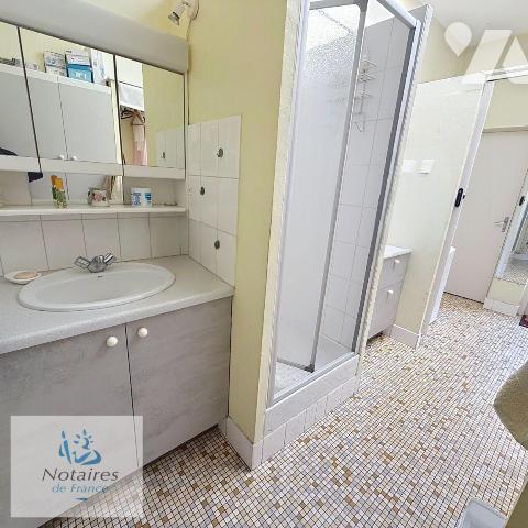 A VENDRE - MAISON HYPER CENTRE HAZEBROUCK - 4 CHAMBRES POSSIBILITE D'EN FAIRE 5 - JARDIN EXPOSE...