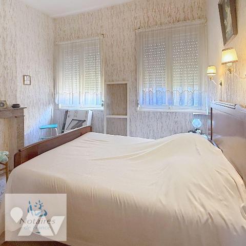 A VENDRE - MAISON HYPER CENTRE HAZEBROUCK - 4 CHAMBRES POSSIBILITE D'EN FAIRE 5 - JARDIN EXPOSE...