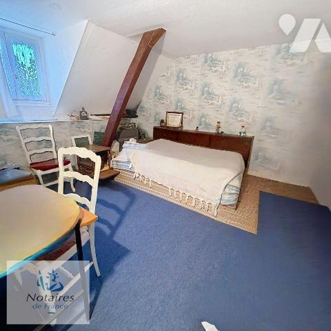 A VENDRE - MAISON HYPER CENTRE HAZEBROUCK - 4 CHAMBRES POSSIBILITE D'EN FAIRE 5 - JARDIN EXPOSE...