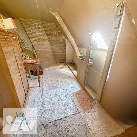 A VENDRE - MAISON HYPER CENTRE HAZEBROUCK - 4 CHAMBRES POSSIBILITE D'EN FAIRE 5 - JARDIN EXPOSE...