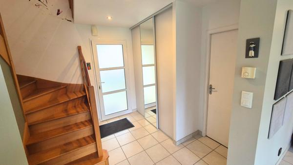 Gouesnach (29950) Gouesnach -Maison récente de 6 pièces principales sur 1151 m²