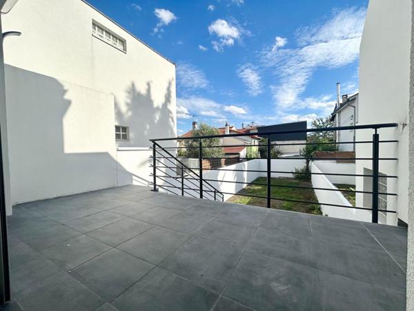 Fontenay Maison proche RER 15 min avec 2 terrasses et jardin