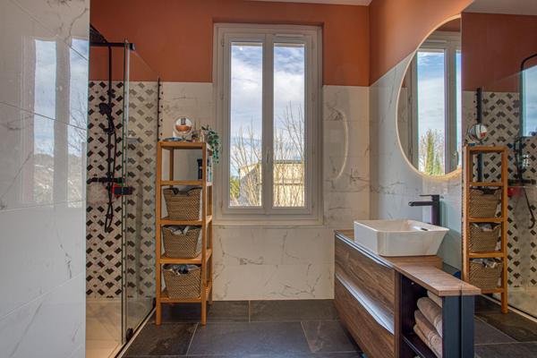 Rencontre entre charme des années 30 et rénovation contemporaine