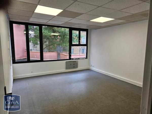 Local commercial à vendre 302m²