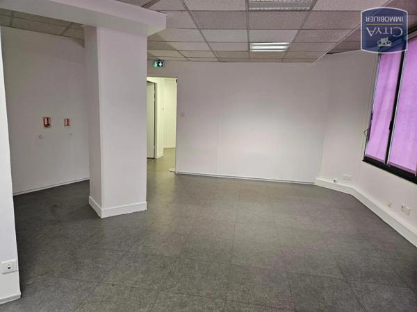 Local commercial à vendre 302m²