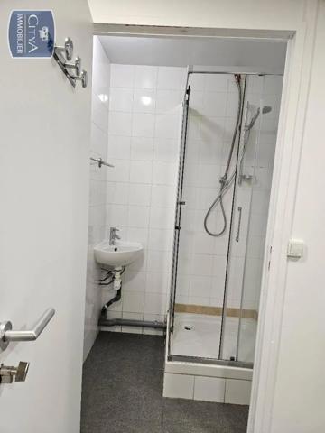 Local commercial à vendre 302m²