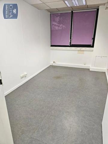 Local commercial à vendre 302m²